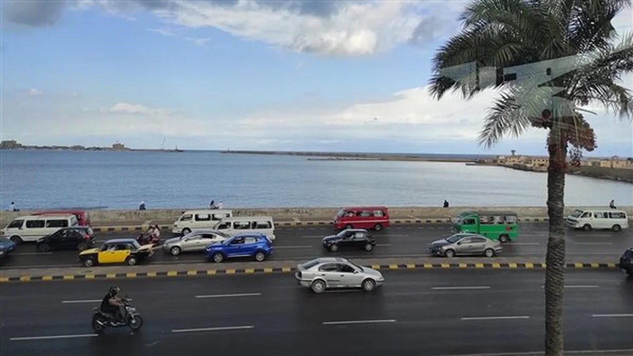 تحسن ملموس في طقس الإسكندرية مع استمرار نشاط الرياح بشكل معتدل اليوم